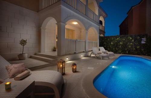 Grebastica Villa | Villa Authentica with Heated Pool