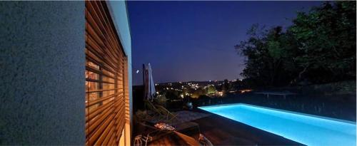 Saint-Romain-au-Mont-d'Or Villa | Villa avec piscine et vue admirable sur la nature