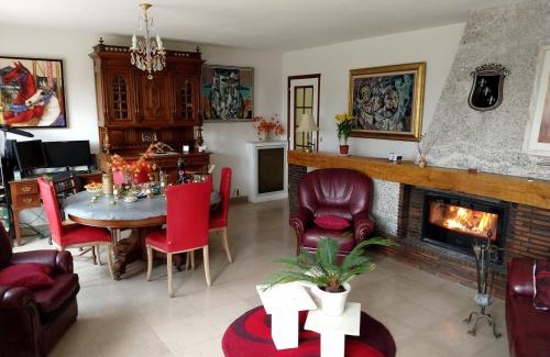 Saint-Thibault-des-Vignes Villa | Villa avec piscine proche Disneyland et Paris
