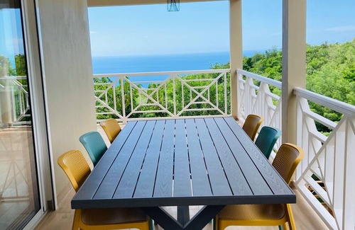 Les Anses-d'Arlets House | Villa Avec Piscine à Débordement vue mer aux Anses D'arlet 4