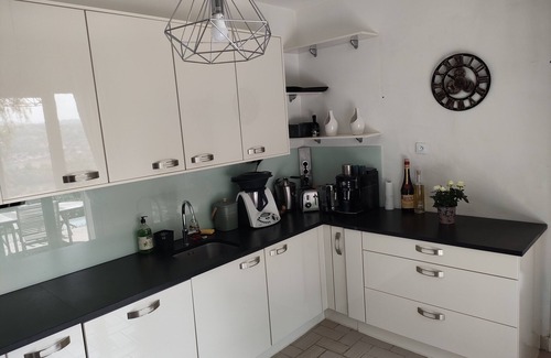 Chasse-sur-Rhone House | Villa Avec Piscine à 20 min de Lyon
