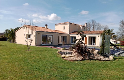 Val de Gatine Villa | Villa Avec Piscine Chauffée a la Campagne