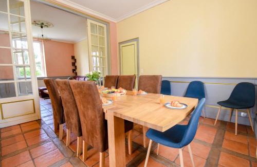 Sabres House | Villa avec piscine et billard
