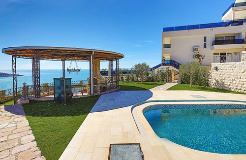 Vitici Villa | Villa Aventurine with Private Pool