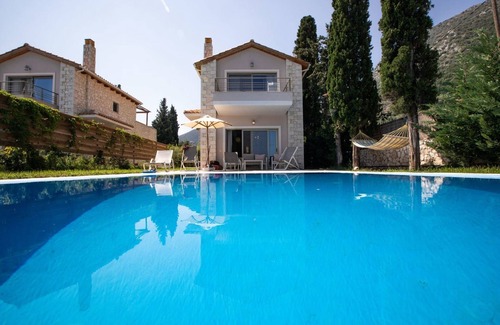 Vlicho Villa | Villa 'Avesta Private Villas - Kallisto' with Sea View, Private Pool and Air Conditioning