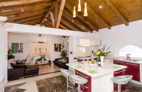 Brasina Villa | Villa Avoca - Four Bedroom Villa with Swimming Pool