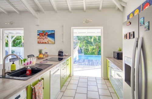 Saint-Francois House | Villa Avocatier Salt pool in a tropical garden