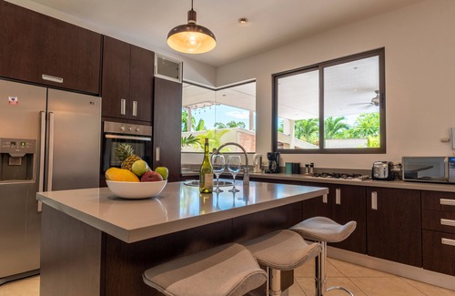 Carmen Villa | Villa Ayola | PRIME LOCATION | 1MIN WALK TO BEACH