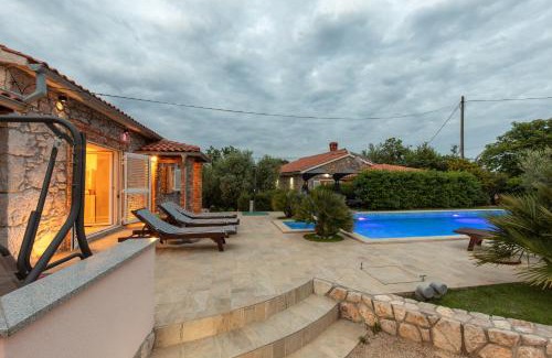 Sveti Vid Dobrinjski Villa | Villa AZUL