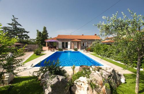 Sveti Vid Dobrinjski Villa | Villa AZUL
