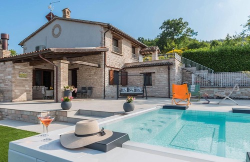 Furlo Villa | Villa Azzurra 5 - Two Bedroom Villa, Sleeps 5
