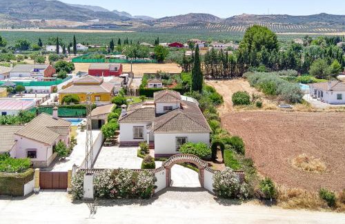 Antequera Villa | Villa B & G Pool Relax Gardens