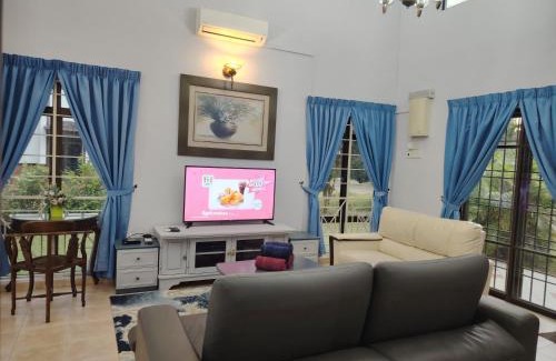 Alor Gajah Villa | Villa BABA D'FAMOSA - Homestay A'Famosa Private Pool Villa