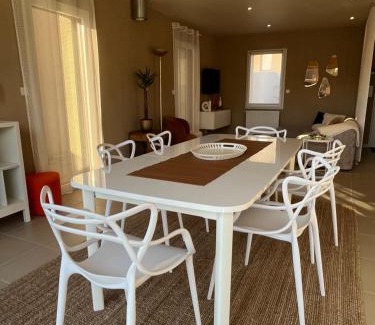 Saint-Jouan-des-Guerets House | Villa Bambou