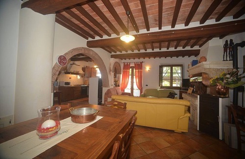 Chianciano Terme Villa | Villa Bambina: A pleasant and spacious two-story villa surrounded by the greenery, with Free WI-FI.