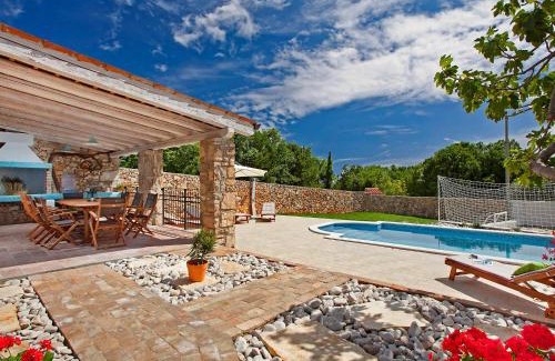 Stanisovi Villa | Villa Bea by Interhome