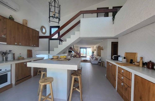 Buenas Noches Villa | Villa 'Beachfront' with Sea View, Wi-Fi and Air Conditioning