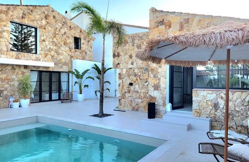 Buenas Noches Villa | Villa 'Beachfront' with Sea View, Wi-Fi and Air Conditioning