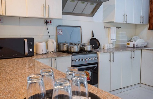 Ukunda Apartment | Villa Becky -Luxury 3 Bedroom with AC Penthouse in Diani Beach