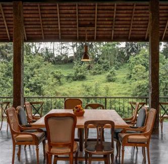 Kemenuh Villa | Villa Bedulu Cliff Estate Ubud - Wood Side