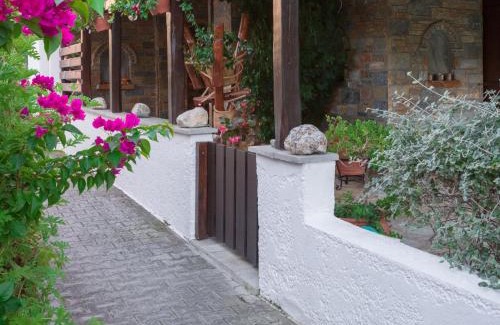 Koropi House | Villa Begonia by the sea