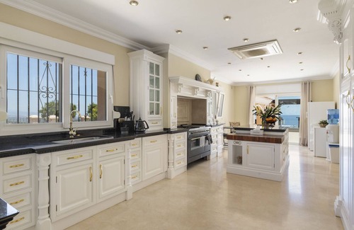 Estepona Villa | Villa Bellagio