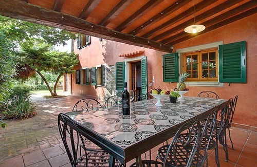 Reggello Villa | Villa Belletto: An elegant and welcoming two-story villa in the characteristic style of the Tuscan countryside, with Free WI-FI.