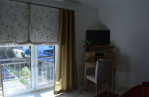 Bischhausen Apartment | Villa Bellevue in Frau-Holle-Land