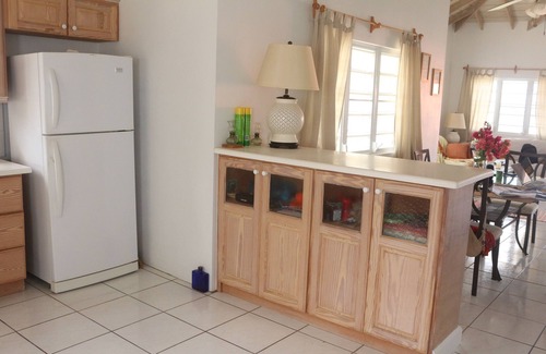 Charlestown House | villa Benito 3 minutes from, bars restaurant beach and four Seasons Golf Course