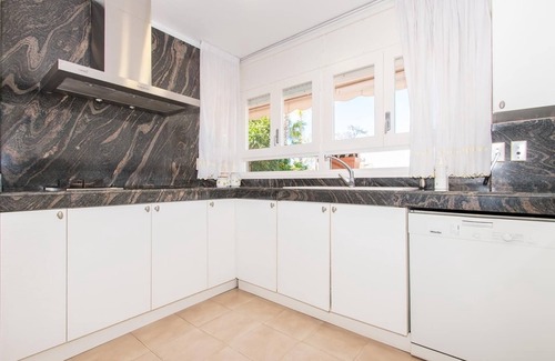 Canet de Mar Villa | Villa 'Berganti' with Private Pool, Wi-Fi and Air Conditioning