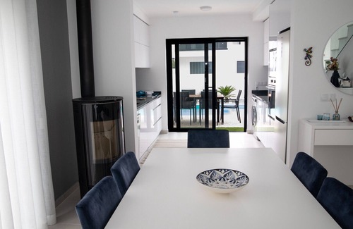 Pataias Villa | Villa Besugo - Holiday Villa with Private Heated Pool By SCH