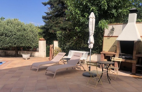 Vallgorguina Villa | VILLA BETWEEN NATURAL PARKS