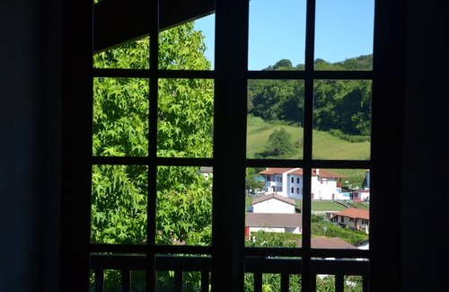 Urrugne House | Villa between sea and mountain, near border