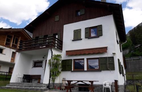 Premadio House | Villa Bianca Bormio garden and parking