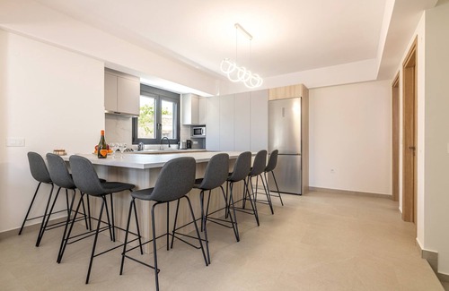 Gouvai Apartment | Villa Bianca with Jacuzzi