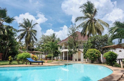 Galu Villa | Villa Black Pearl