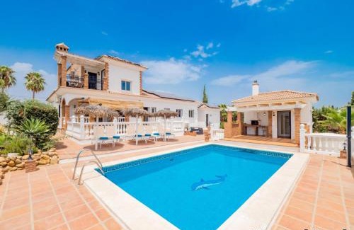 Alhaurin de la Torre Villa | Villa Blanca Málaga - Private Villa - Heated Pool