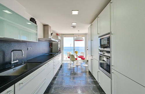 Cruilles Villa | Villa Blanca