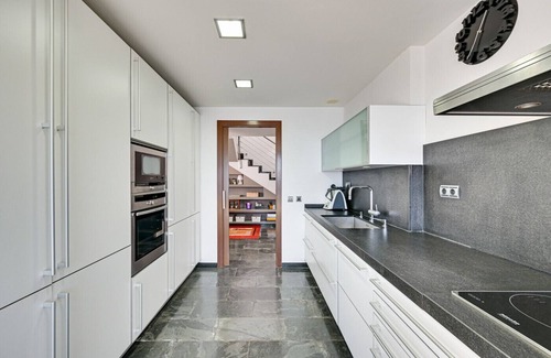 Cruilles Villa | Villa Blanca