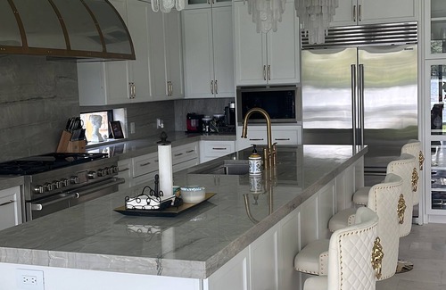 Windy Cove House | Villa Blanca – Luxury Lakefront Villa with Private Dock and optional Boat Lift