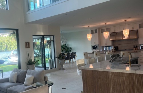 Windy Cove House | Villa Blanca – Luxury Lakefront Villa with Private Dock and optional Boat Lift