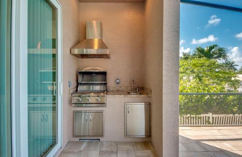 Yacht Club House | Villa Blue Pavilion - Heated Pool - Sleeps 16 - Roelens Vacations