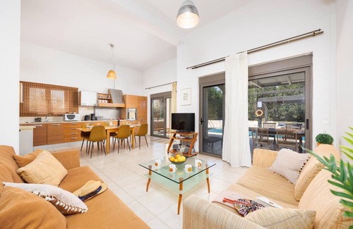 Gennadi Villa | Villa Blue Wave Tessera