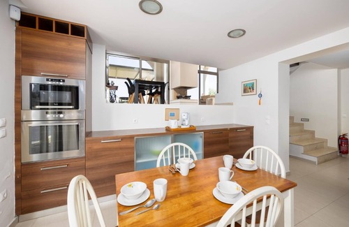 Gennadi Villa | Villa Blue Wave Tria