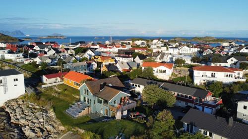 Henningsvaer Villa | Villa Bluebird