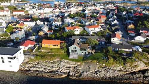 Henningsvaer Villa | Villa Bluebird