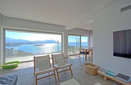 Plaka Villa | Villa Bluewhite - Luxury villa with pool in Plaka, Island of Crete