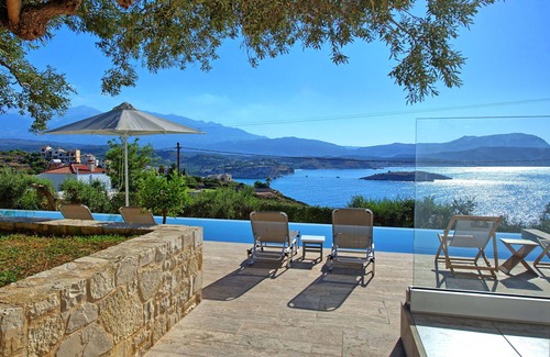 Plaka Villa | Villa Bluewhite - Luxury villa with pool in Plaka, Island of Crete