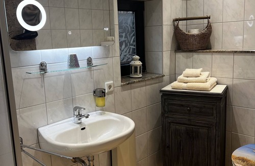 Buderich House | Villa Boardinghouse Meerbusch-Bungalow with large terrace near Düsseldorf/Messe
