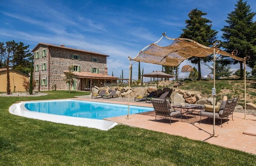 Radicofani Villa | Villa Bocaccio - Five Bedroom Villa, Sleeps 10